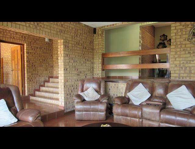 4 BEDROOM HOUSE FOR SALE IN GLENVISTA